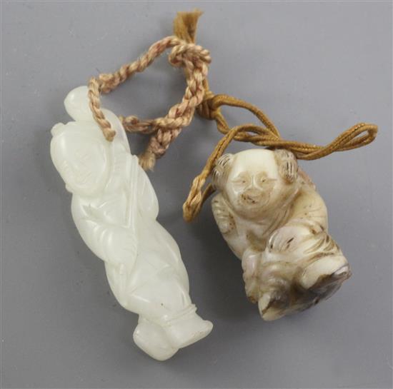 Two Chinese jade figures of boys, 19th century, 2.7cm